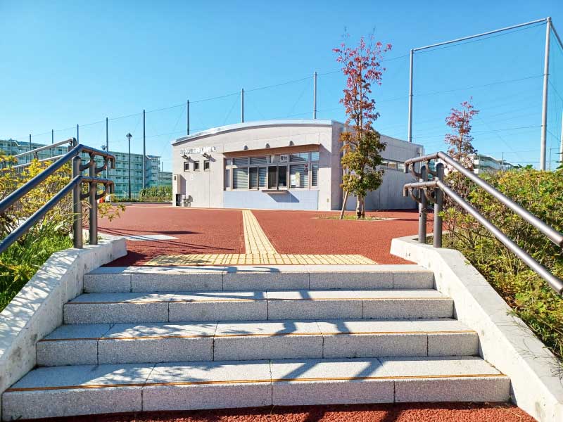 東側アプローチ